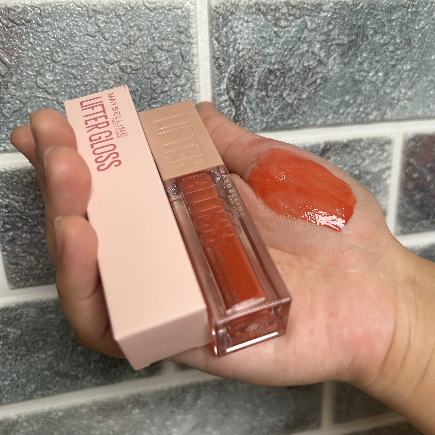 Maybelline New York Lifter Hydrating Lip Gloss